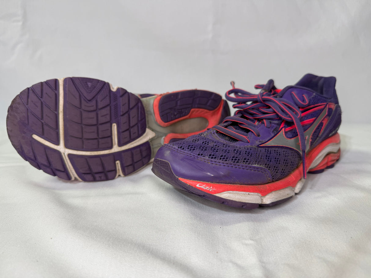 Women's Mizuno Inspire 12 - Size 7